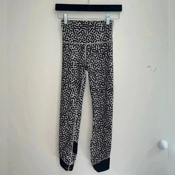 Lululemon High Times Pant *Wrap Mesh
Ace Spot Grain Black / Black - Picture 7 of 9